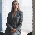 Marynarka do biura bez nudy: 7 stylizacji, które robią profesjonalne wrażenie